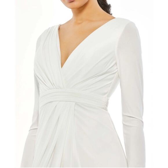NWT Mac Duggal 26554 White V-Neck Long Sleeve Slit Gown NWT Size 2 $398 - Picture 3 of 3